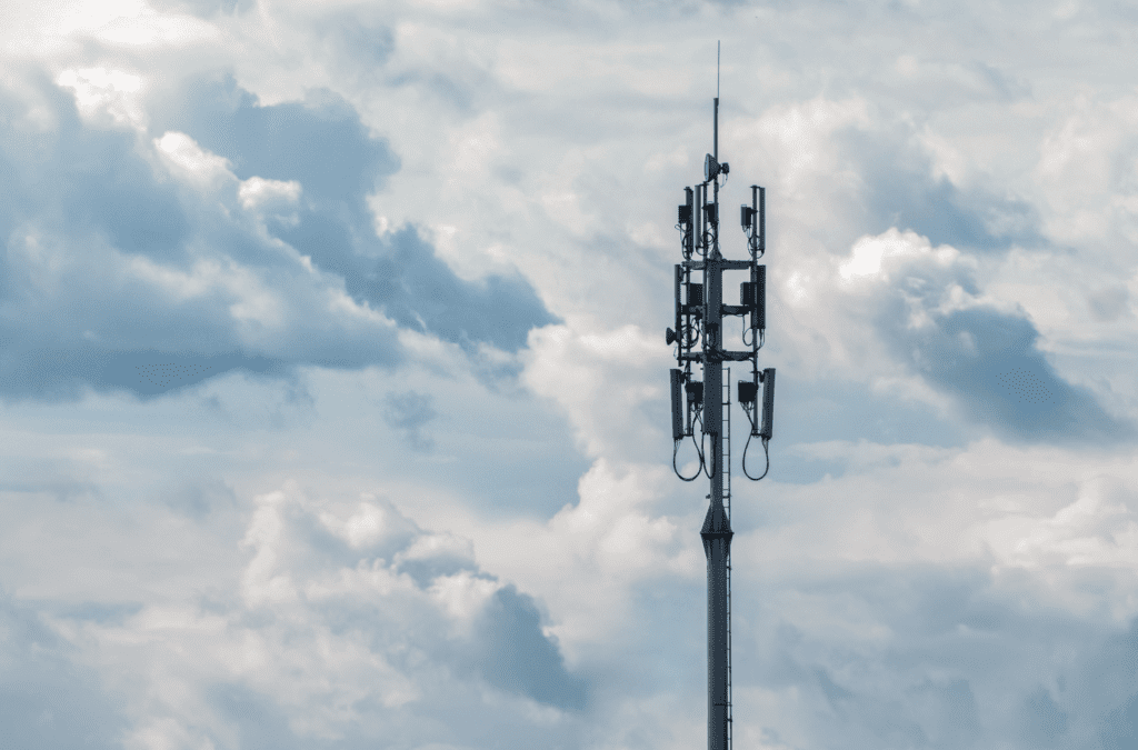 Poste telecom serralheria moreno 2