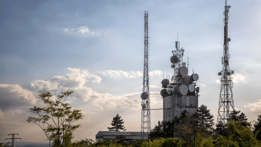 construção de torre de telecom